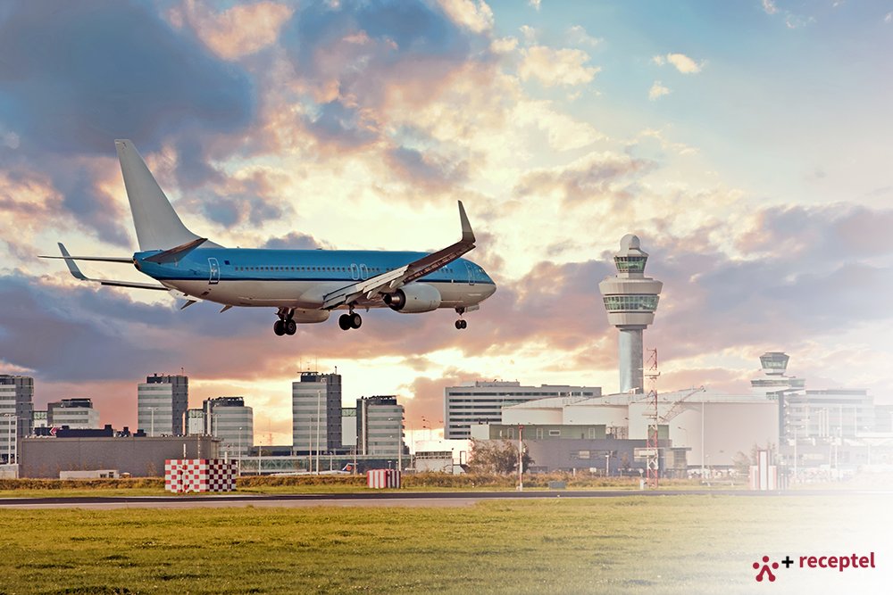Wil jij in de vakantieperiode liever geld verdienen, maar wel de vakantiesfeer proeven? Wij zoeken vakantiekrachten op Schiphol! Bekijk deze vacature: bit.ly/2EbXGB2