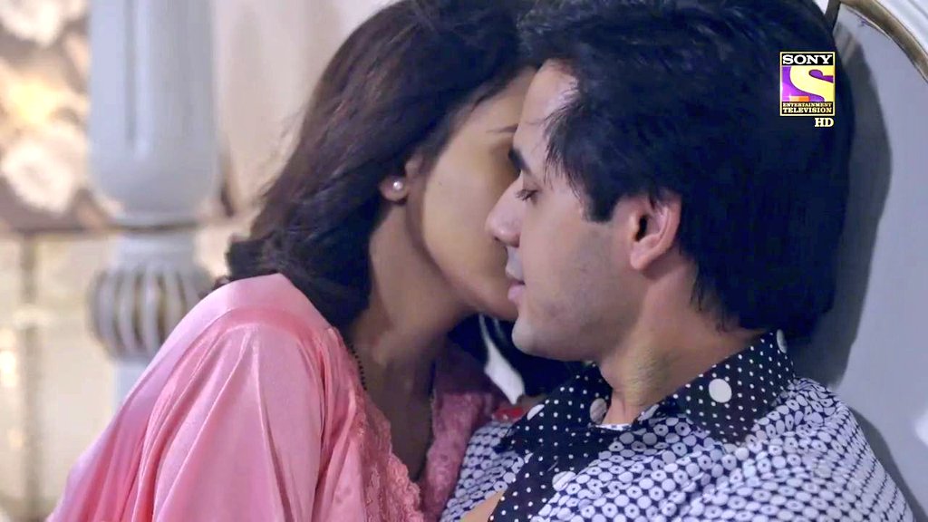 She kissed him left, right & centre (forehead) while he kept taking in all the feeling of her touches like a spell cast on by the magician.His slight smile, relaxed face n a firm body language all define how peacefully he was feeling home in her arms. #YehUnDinonKiBaatHai