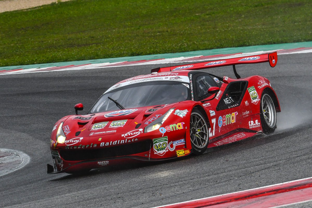 FerrariRaces's tweet photo. .@CIGranTurismo Glimpses from the third round at Misano World Circuit! @ScuderiaBaldini @AFCorse #EasyRace #RSRacing #Ferrari488GT3 cars racing in wet conditions 💦 https://t.co/zkV2kuuIzG