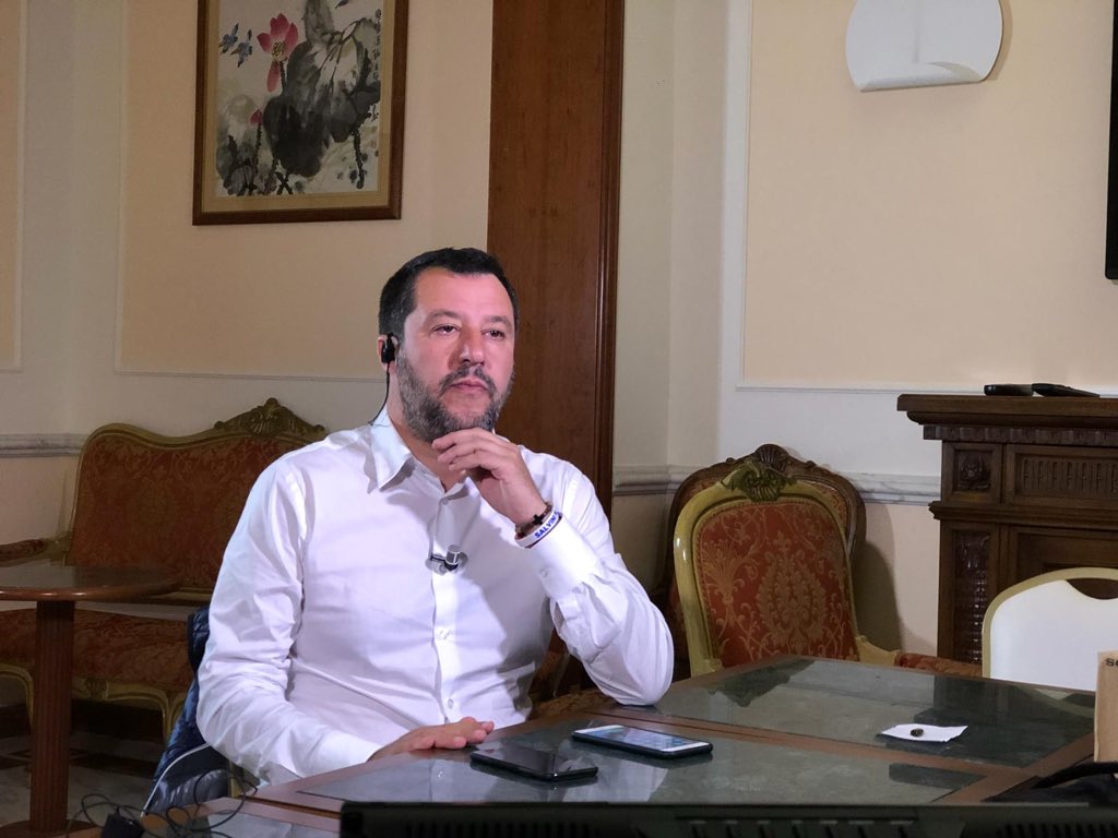 matteosalvinimi's tweet photo. #Salvini: sono pronto a denunciare per FAVOREGGIAMENTO dell’immigrazione CLANDESTINA chiunque sia disponibile a far sbarcare quegli immigrati irregolari su una nave fuori legge. Non voglio un Paese complice. 🇮🇹 #SeaWatch3
📺 #nonelarena @nonelarena https://t.co/5h2Rc30Fca