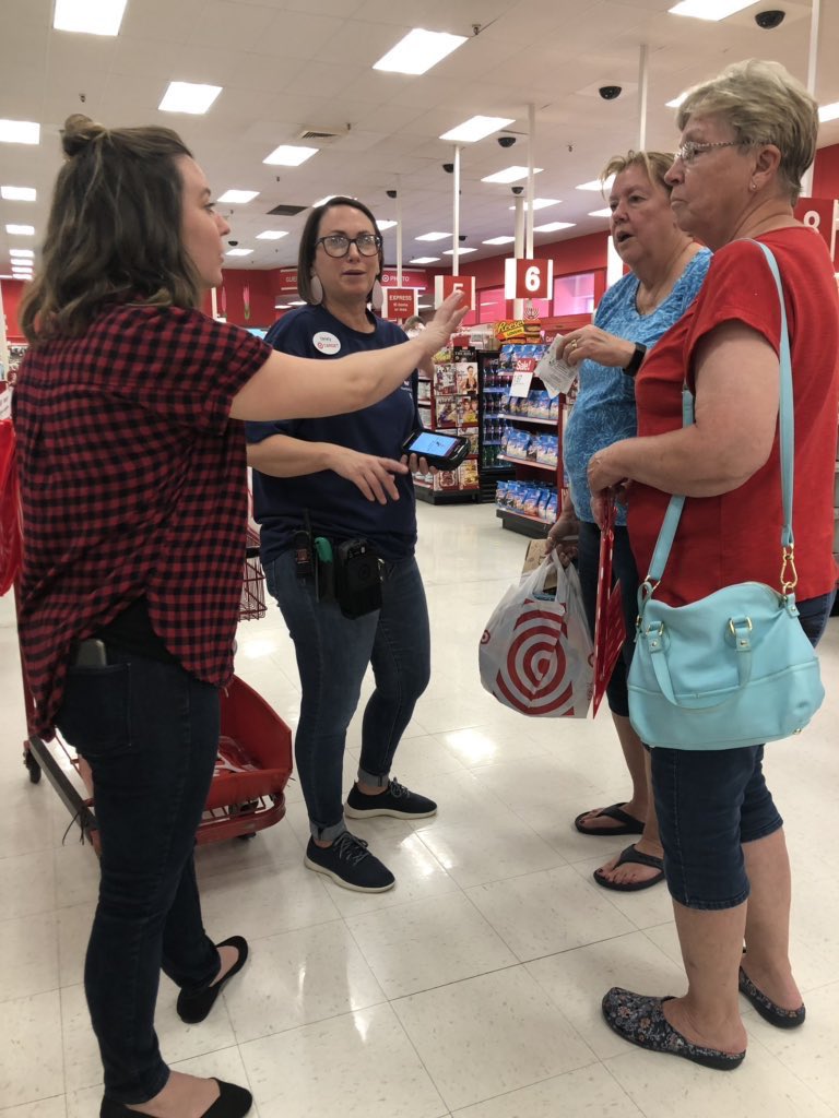 CatMoore18's tweet photo. Our guests are loving the one on one connection with our team and the speedy checkout up front!! #linebusting #bringingallthejoy #makingnewbestfriends @christywood @PhillipHerbst39 @I_Tob26 https://t.co/KquRBejloS