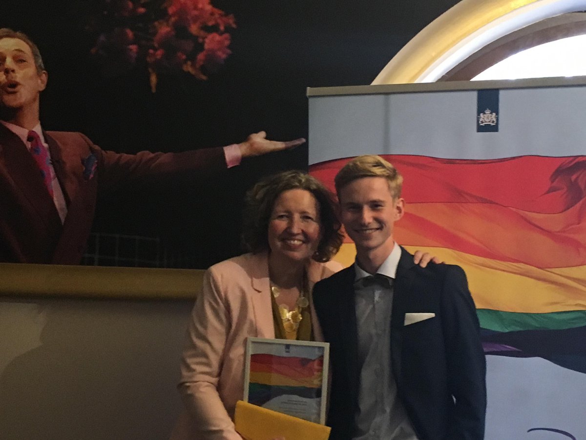 wijdekerkNL's tweet image. Wijdekerk feliciteren #bowidean  met het terecht winnen van de Jos Brink innovatieprijs en #JokeSwiebel met het winnen van een even terechte ouvre prijs! Het was een prachtge middag en Wijdekerk zijn dankbaar voor de nominatie en mooie contacten. #Josbrinkprijs #Wijdekerk