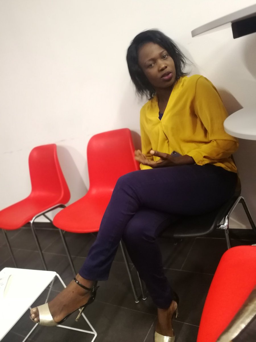 misterlasco's tweet photo. Quand je fais une surprise à la madré. 😍😊 Après 1 long moment sans se voir.
#BrazzaVie #ChezMoiAuCongo https://t.co/tCgor7Scqq