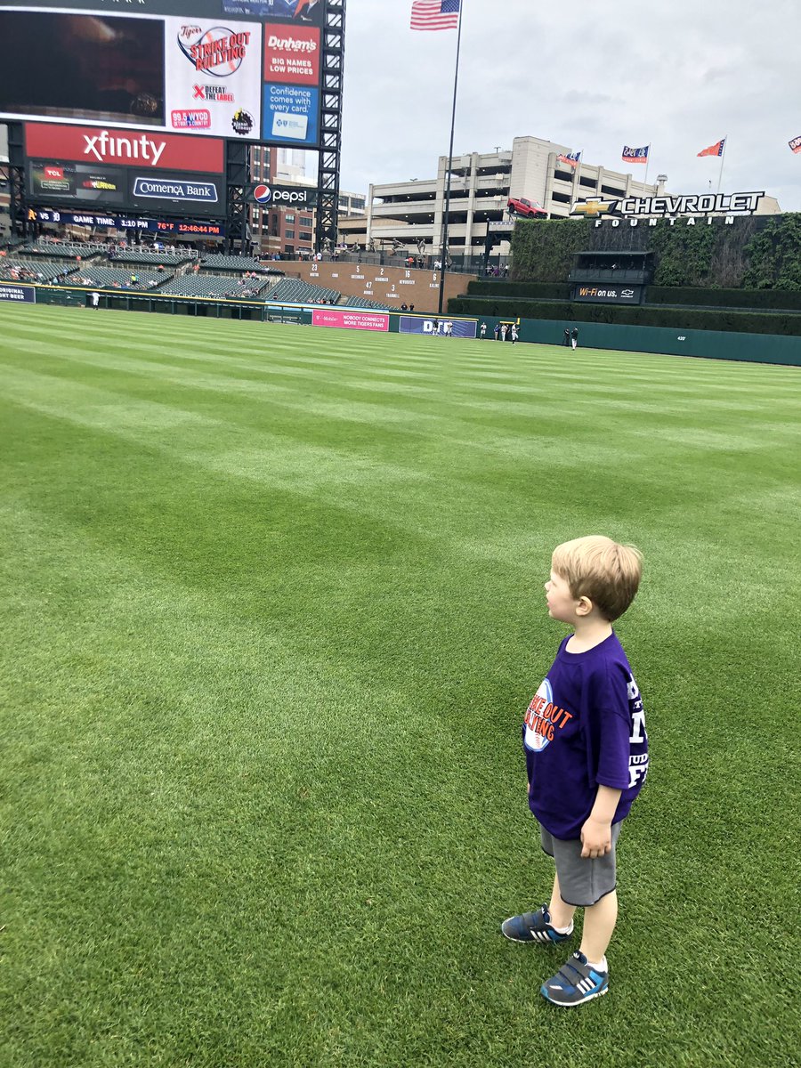 JanelleBross's tweet photo. Thank you to @DefeatTheLabel for the amazing opportunity to Strike Out Bullying at todayβs Tigerβs game. Sam and I had an amazing experience watching Alexis throw out the first pitch and helping to spread a positive message! #Upstanders #DefeatTheLabel #GoTigers #ShorianPride https://t.co/MSXeQN6Ccu