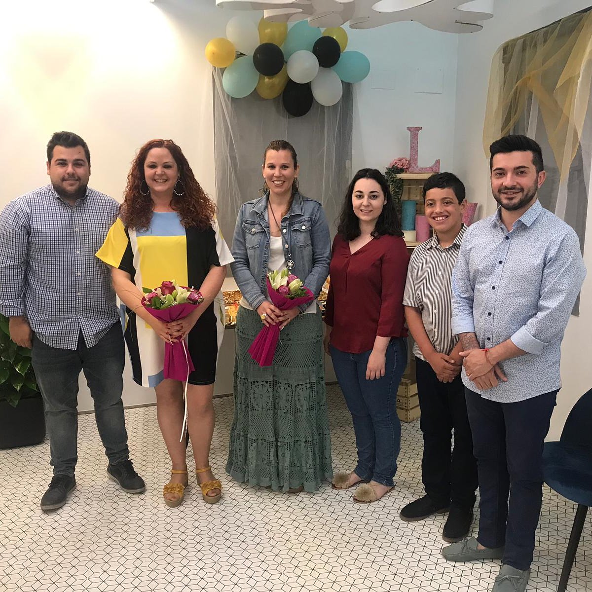 FallaEliptica's tweet photo. Continuem amb les que seran les nostres representants en el pròxim exercici 2019-2020. Reina de l'Art, Vanessa Llinares Casanova i Reina de la Poesía Laura Bosch y Muñoz. Enhorabona a les dos i a les seues famílies!!
#FallaElíptica #FallesGND #TicaTica https://t.co/Ute6UiKRwS
