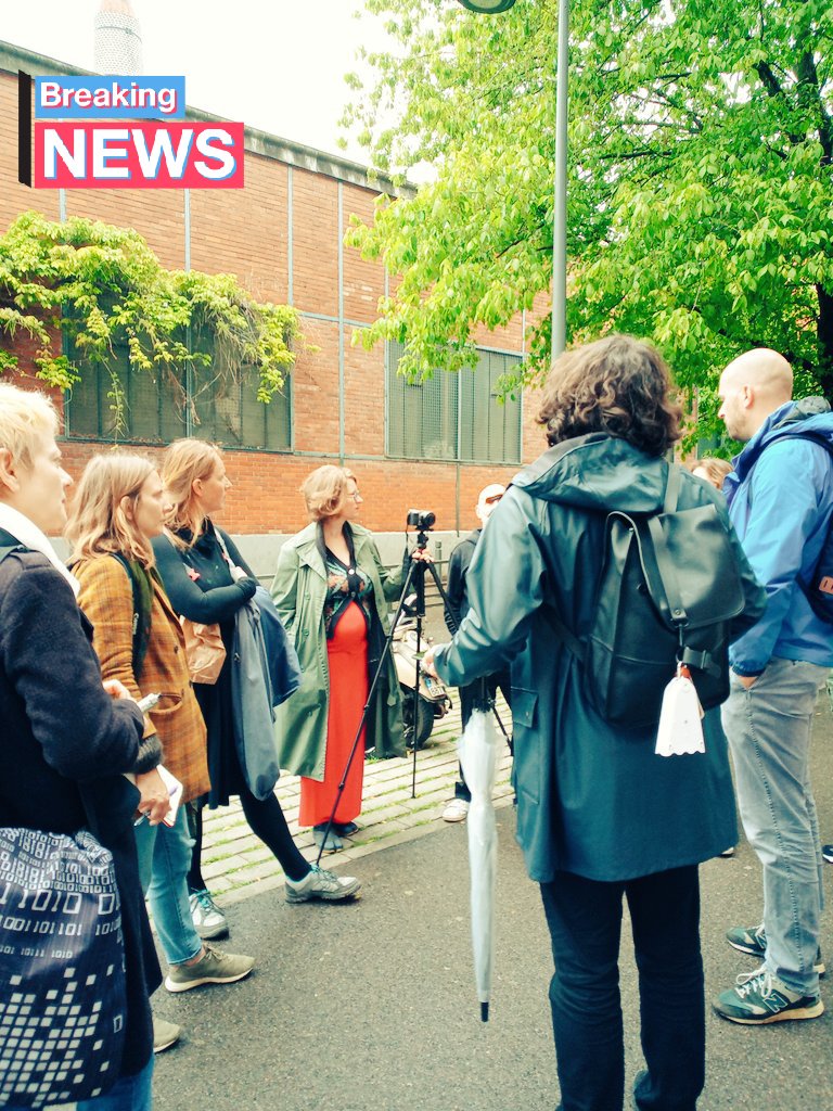3VillesX1Porte's tweet photo. Avant l'#action, l'#information. 
La pluie s'est arrêtée le temps de qqes mesures et le vaillant groupe d'#artistes, #scientifiques, #militants, #parents, #lycéens a poursuivi les échanges sur les possibles #changements. Une belle #balade #citoyenne 💓👏  @O_Partage @respireasso https://t.co/KMkCxrViHs