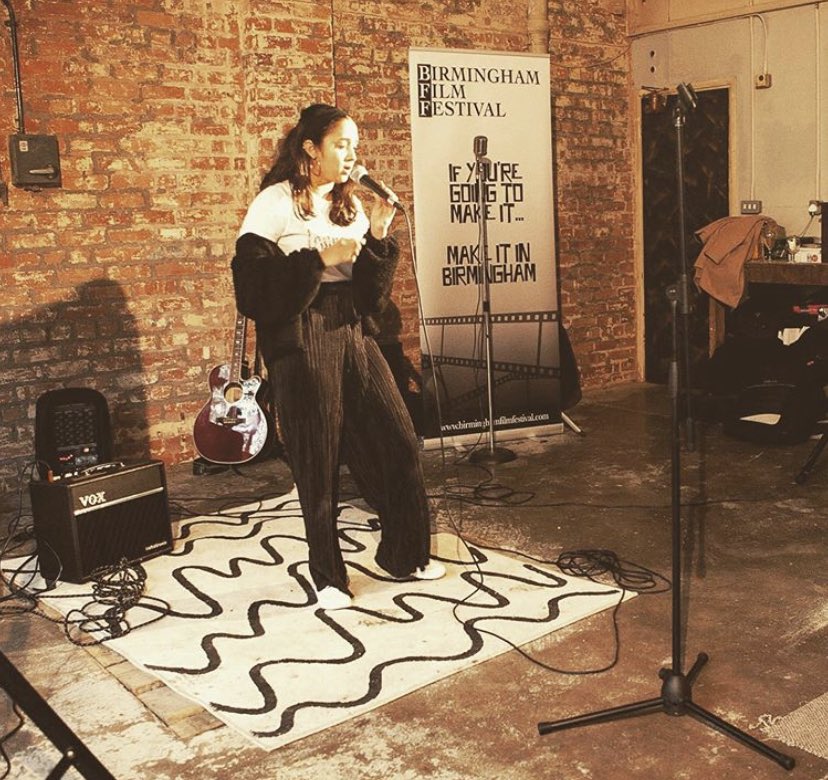 thelampworksjq's tweet photo. Great having @2weeksmids at The Lampworks this weekend! Lots of music video creativity and talent being showcased. #2weeks2makeit #musicvideo #filmmakers #jewelleryquarter #birmingham #brumhour @BHAMFILMFEST @ChrisJBarrow @rotundafilms @FilmBirmingham @brumHour https://t.co/MLZyks0fqT