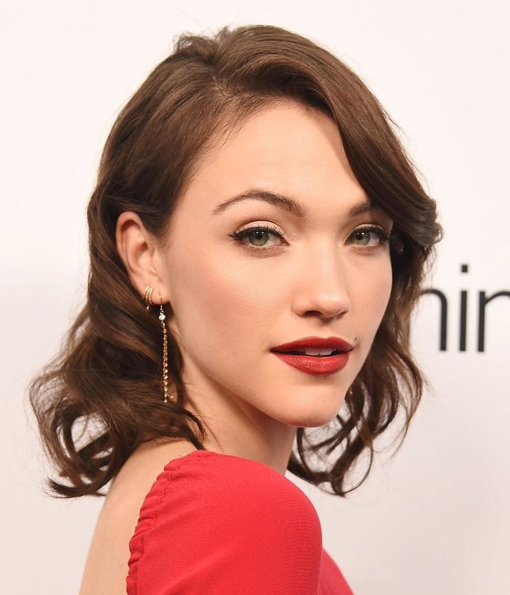 deadcon8's tweet photo. Wishing a Very Happy Belated Birthday to Florida's Own Superbly Stunning & Tremendously Stellar 5'6 Actress & Model. Miss @violettbeane. HAPPY BIRTHDAY VIOLETT #JessieQuick #CaraBloom!!! 🎉🥳🎂🎂🎉🥳🌻🌺🎂 https://t.co/v4GNq1BQBB