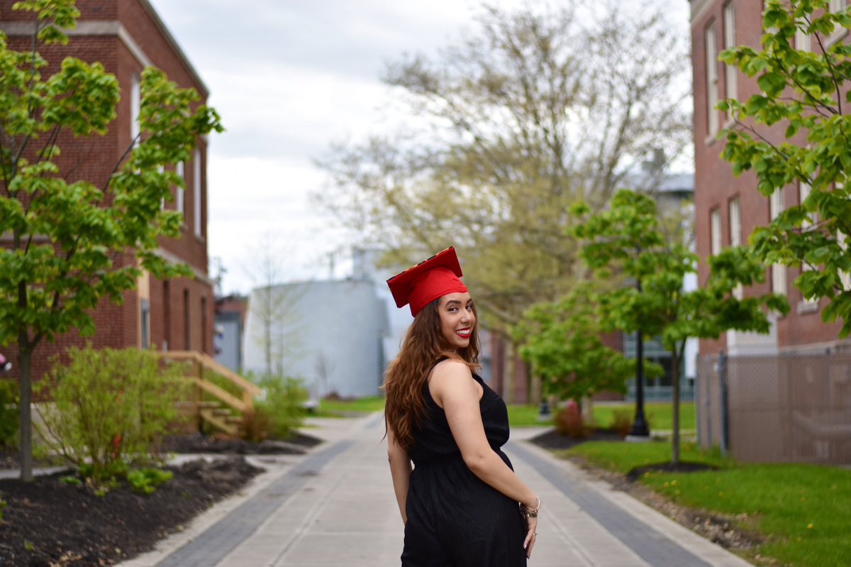 sobeydaxo's tweet photo. I did a thing ❤️🎓

Also, grad cap inspo: @thegreatkhalid
And @maackattack01 thank you for your help 🥰

Because nothing feels BETTER than this, truly. #FreeSpirit #Classof2019 https://t.co/g57S37Kp7v