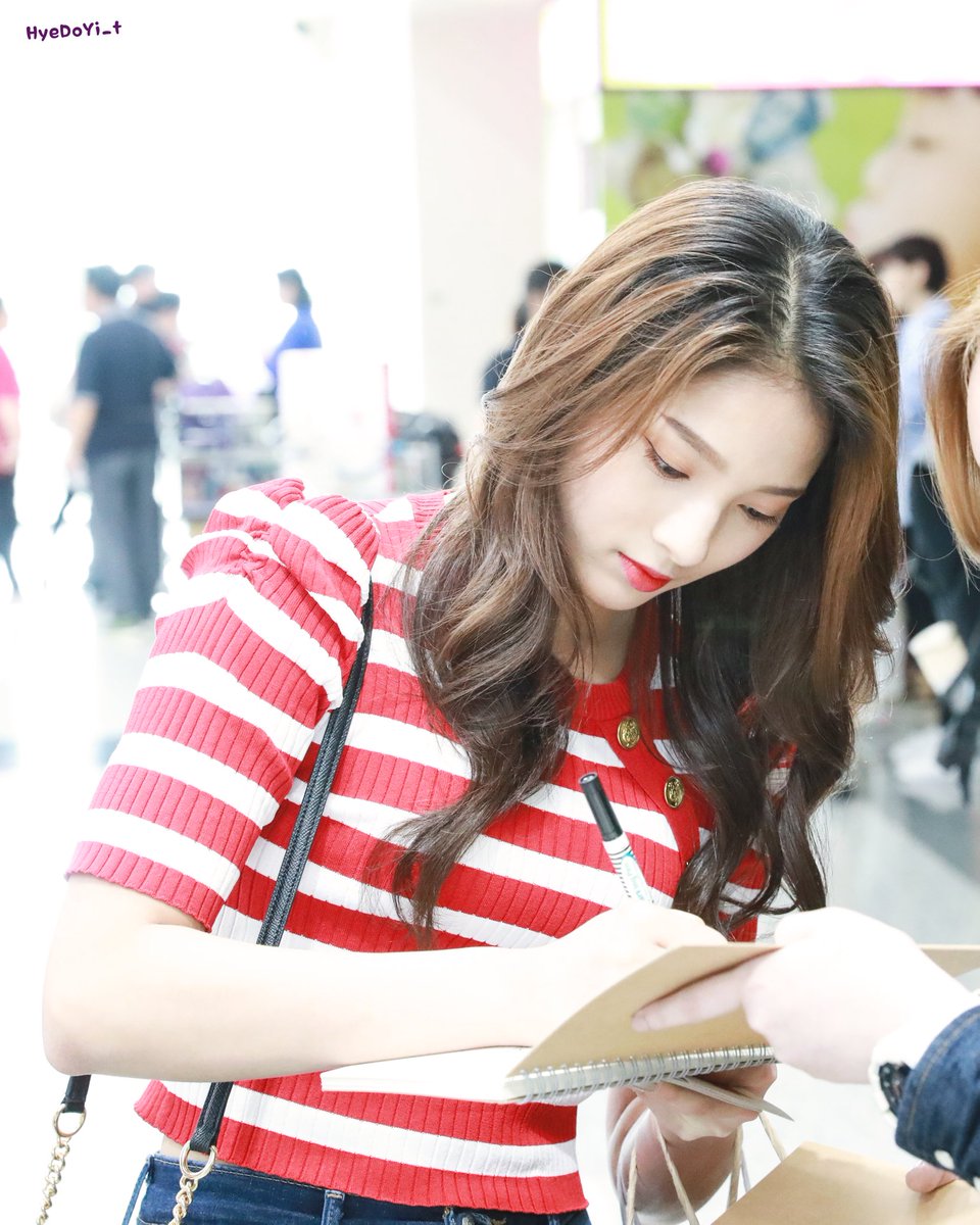 190519 TPE 출국

너무 예뻤어 좋아해요 ㅠㅠ

#플레이버 #Flavor
#Fanatics
#자아이 #ChiaYi #LeeChiaYi #李家儀
@FENT_FANATICS