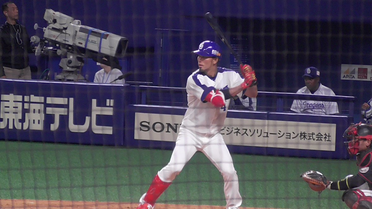 drashiito1512's tweet photo. 藤井さん、明日の38歳の誕生日おめでとう!(・∀・)
暑い中頑張ってるベテラン!平田さんが故障の今、1軍で結果を出してもよかですよ!
#dragons
#藤井淳志
#fj4 https://t.co/tJ9twDPT5I