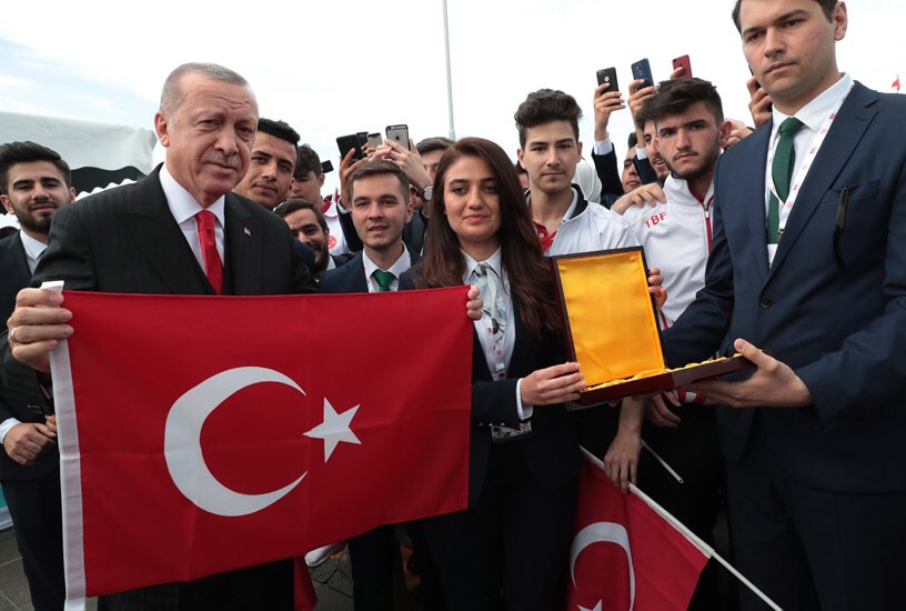 tcbestepe's tweet photo. “İçeride ve dışarıda ülkemize kurulan tuzakları bozuyor, daha güçlü bir gelecek için azmimizi yeniliyoruz" https://t.co/gAkvJlwEQi https://t.co/Izbdx1yFyc
