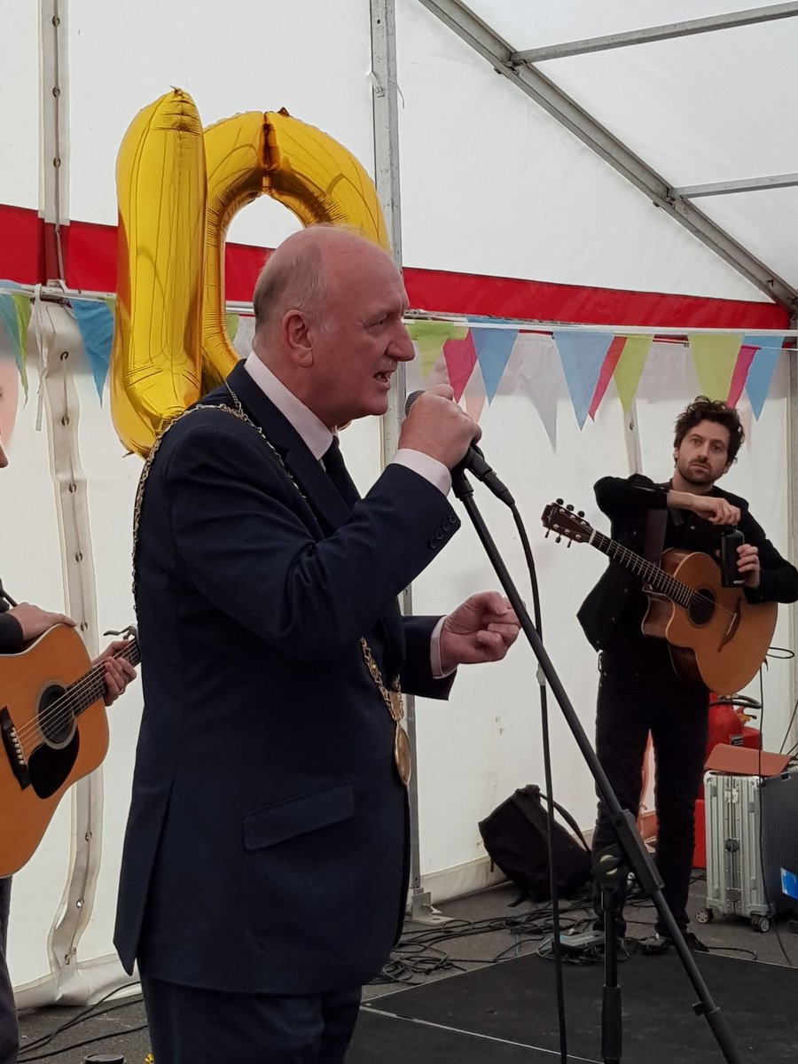 Sing_Ireland's tweet photo. Lord Mayor of Dublin Nial Ring joins in singing at the @GospelRising Delorentos Workshop directed by Craig joined with members of Delorentos, supported by Sing Ireland #SingIreland https://t.co/nZQzl9De53