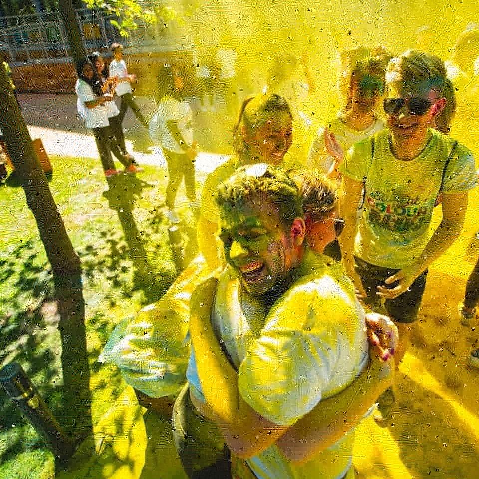 ColourLiverpool's tweet photo. Hey colour runners 🎉🌈

Here are some more photos from the 2019 Liverpool Student Colour Run

We hope you all had a great time ❤️💚💛

More coming soon to this account. You can find the full album on our facebook page fb/studentcolourrunliverpool

#studentcolour #run #liverpool https://t.co/nhqaBYvX4O