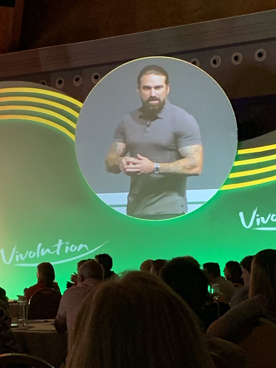 Emmanuelle_RSJ's tweet photo. Just had the best speech ever by @antmiddleton on Team work, fear, motivation. Bravo 👏👏 https://t.co/2DWLfwda7H