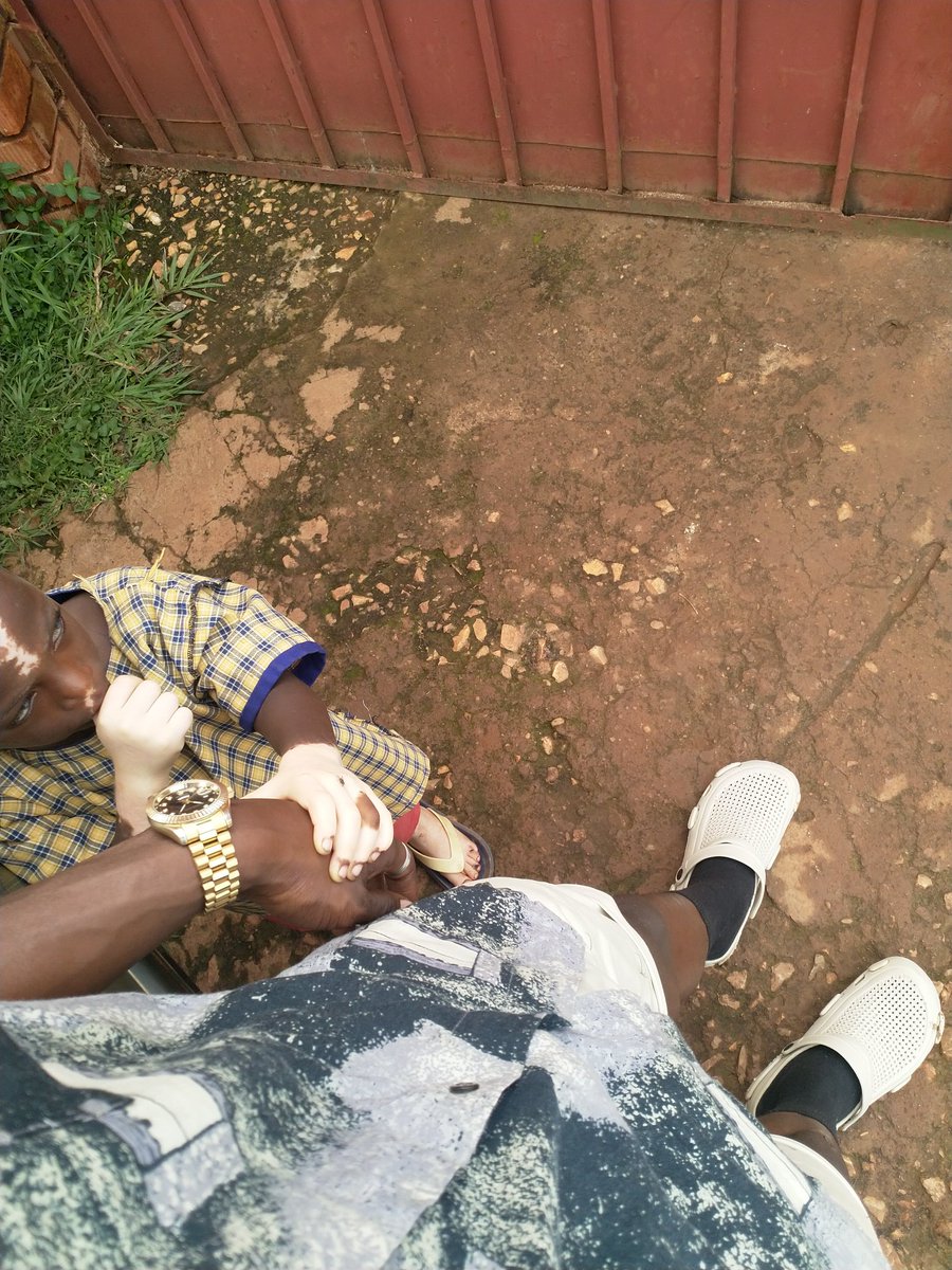 faray_official's tweet image. Look at the eyes of this kid. So Beautiful 
He deserves plenty of Retweets 😍😍