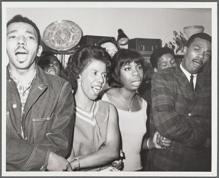 wellreadblkgirl's tweet photo. Happy Birthday Lorraine Hansberry! Activist, playwright, and artist ✨ Hansberry set the precedent for future generations ✨ We are collectively inspired by her uncompromising spirit &amp; tenacity. As she famously said, “Never be afraid to sit awhile and think” #wellreadblackgirl https://t.co/VvovhZRQQL