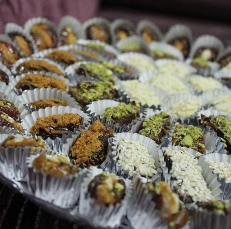 سِحـهـ مشروع شبابي عماني..
ولاية عبري✨-محافظة الظاهرة
تمور الخلاص بنكهات مختلفة ومتميزه✨💘
⁦<a href="/se77a_/">سِـحّه</a>⁩ 

⁦instagram.com/se77a_?igshid=⁩…

⁧#شابة_بشبابها⁩ 
⁦<a href="/theplatform_om/">المنصَّة The Platform</a>⁩