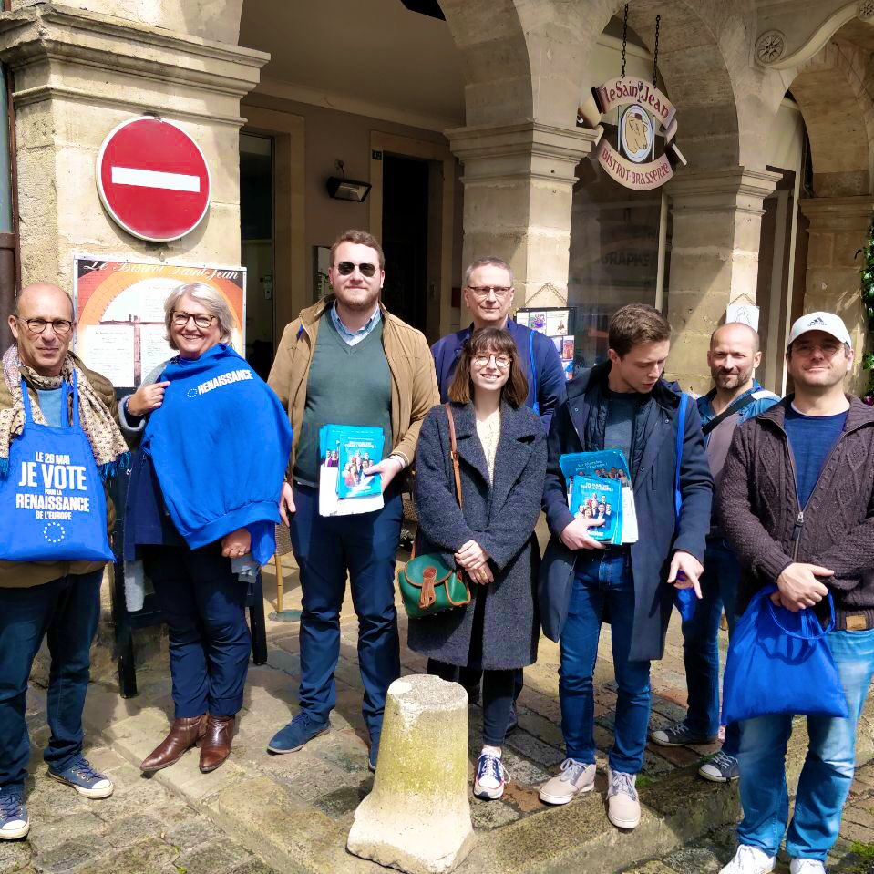 33renaissance's tweet photo. De #Libourne à #Bazas, en passant par #Cadillac, #Arcachon, #Bruges, #Mérignac, ... député(e)s, @JeunesMacron33 &amp; marcheurs sont sur le terrain, et ce, depuis des mois!
Cette mobilisation n’est pas anodine: l’#Europe est notre identité, sa réussite notre fierté! 🇪🇺@Renaissance_UE https://t.co/BcNGONucDu