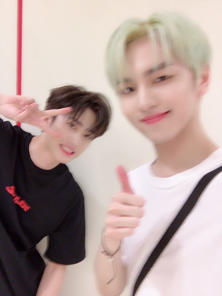 CUBE_PTG_JAPAN's tweet photo. [#キノ] 全部ブレてるけど..ㅎㅎ
今日のKCON本当に楽しかったです。ユニバースの声が本当に大きくて、狂ったように楽しく遊びました! 幸せな夜を作ってくれてありがとう。最高に愛してるってこと知ってますよね? おやすみなさいユニバース❣ https://t.co/9cO4OZya17