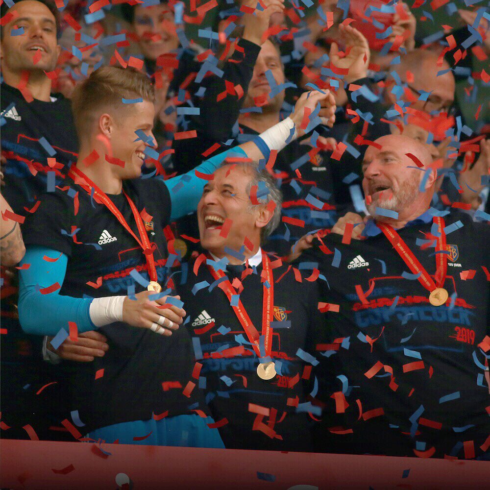 FairplayAgency's tweet photo. 🏆🎊🎉 GRATULATION ZUM CUPSIEG, @MarcelKollerFPA und @FCBasel1893 !
#champions #cupsieger #marcelkoller #fcbasel #schweizercup #cupfinal #sieger #winner #fairplayagency https://t.co/Cig6r8wuQk