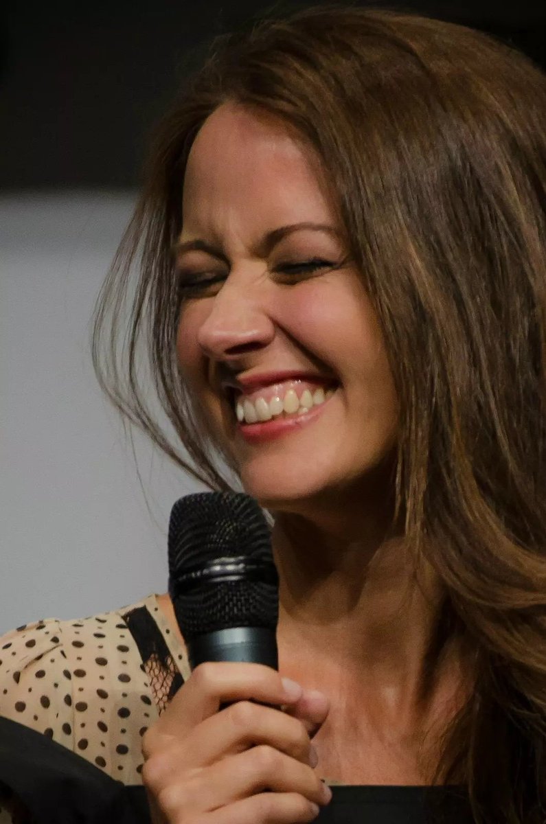 MelonSweetie's tweet photo. Why AmyAcker can be soooo
 cute??? https://t.co/SaaA74ycaF