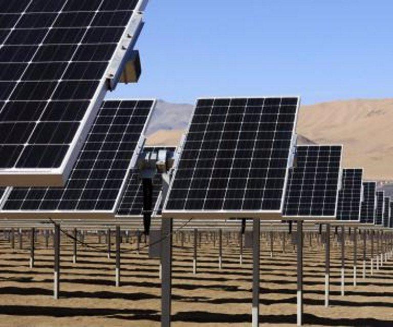 larepublica_co's tweet photo. #Energía | Gobierno dará beneficios tributarios por invertir en energías renovables. https://t.co/877GxpKkKy https://t.co/1UiLiyqyel