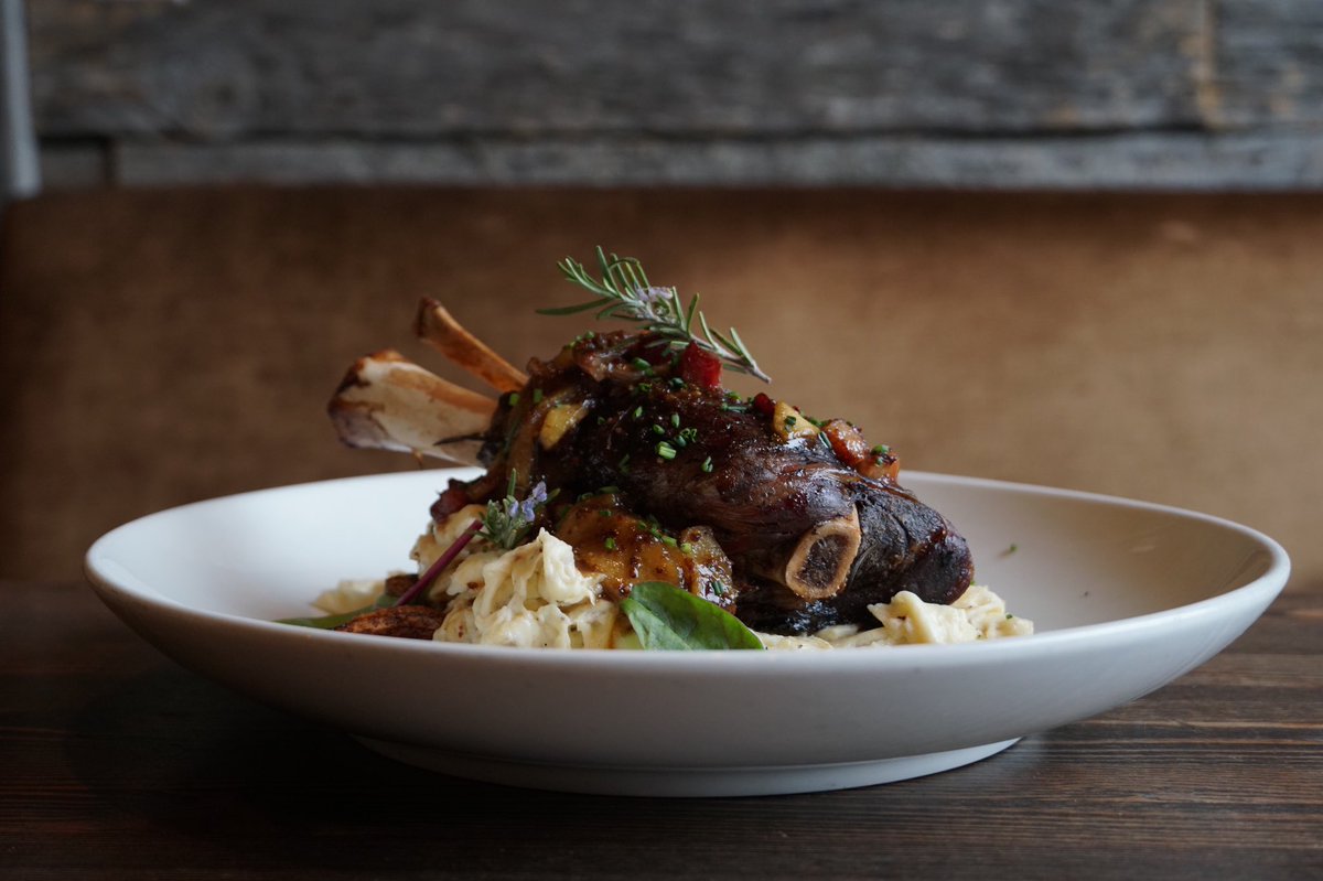 rangefish's tweet image. Hey Brunch Bunch,

The sun’s out, and we’re setting up for this morning’s brunch service. See you soon!