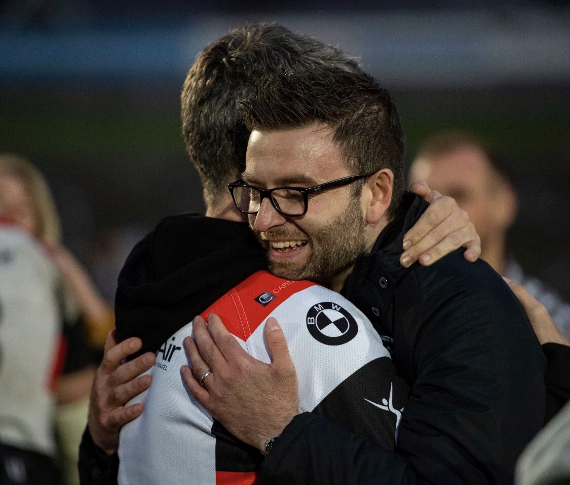 gjw75's tweet photo. Can’t remember what was said here but still smiling in defeat @BenJeffreys @PontypoolRFC https://t.co/6rC5pOZM16