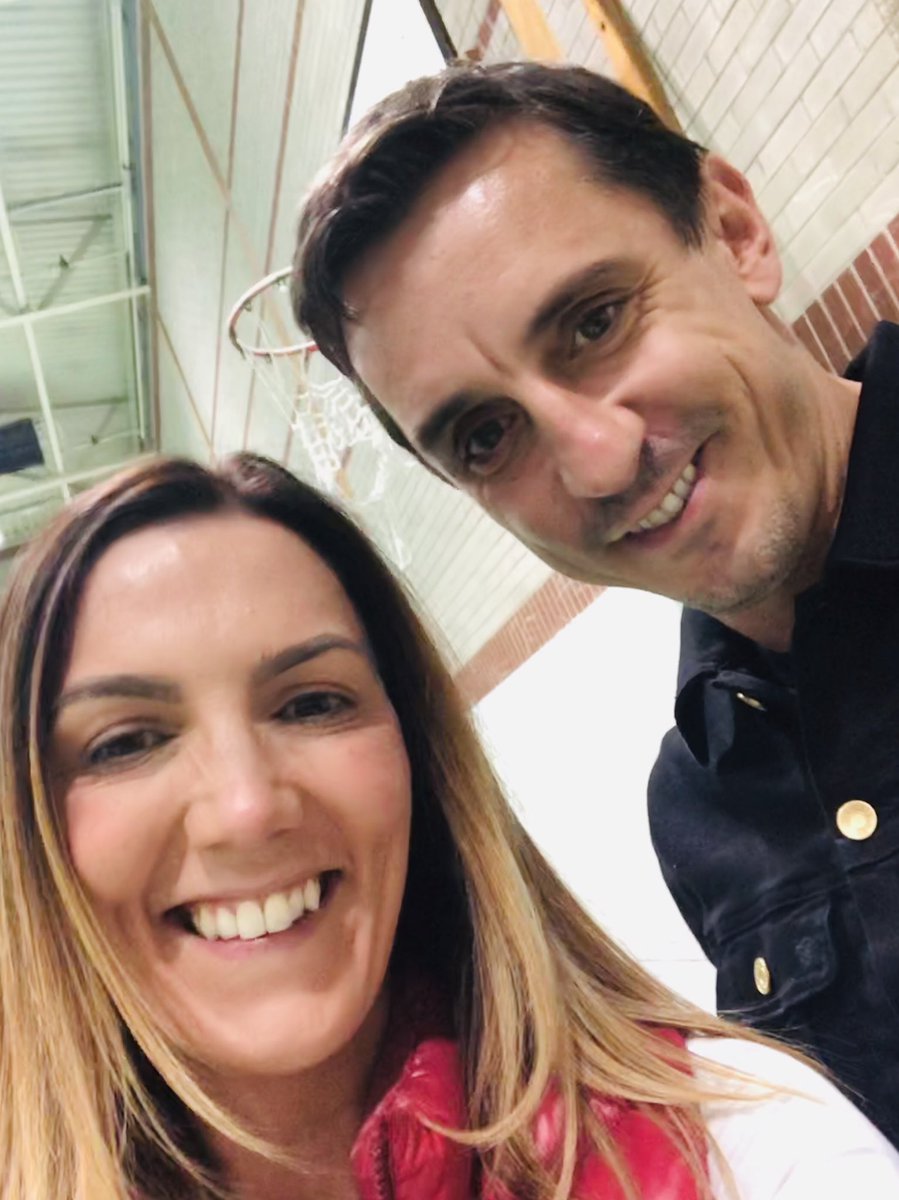 KelParsons's tweet photo. Casually bumping into @GNev2 at netball today...top man getting photos with our U11 team #grangetownnetballclub https://t.co/0shMCZKHcV
