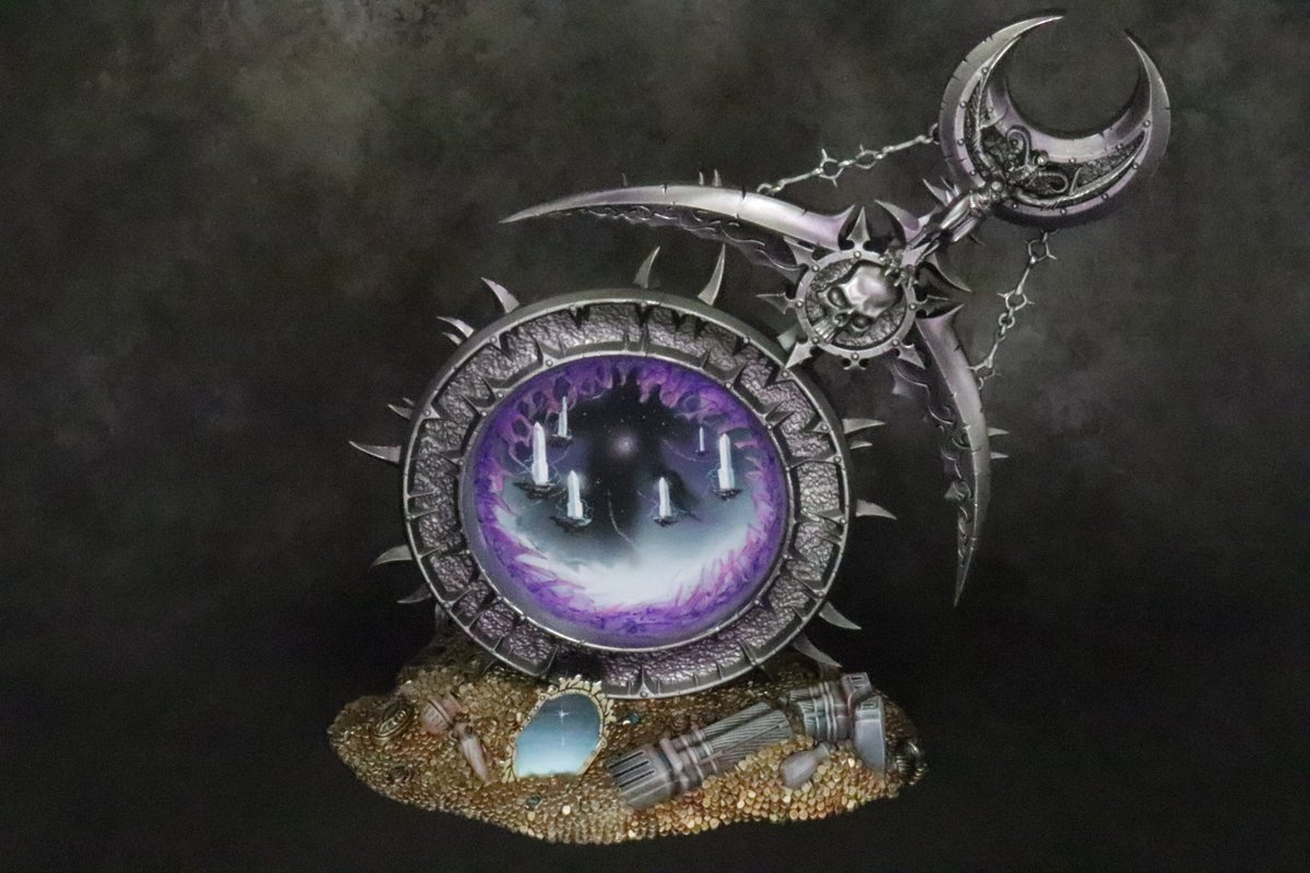 The Fane is ready for offerings to our Dark Prince(ss). I wasn't happy with the face in the portal so I cut it and replaced it with plasticard and the swirly effect. My followers see their god, but aren't sure where the portal shows in the realms. #Warmongers #paintingwarhammer
