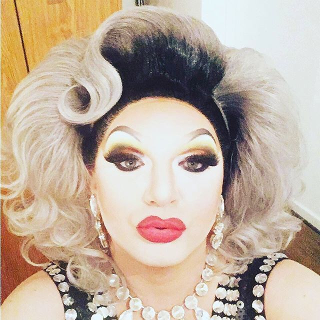 Our Sunday cabaret today is the fabulous Miss Penny, this is certainly not one to miss on stage from 3.30! #legends #legendsbrighton #brighton #instagay #cabaret #drag #sunday #sundaycabaret #sundayfunday #music #gayvenue #lgbt #misspenny @miss_penny_dq bit.ly/2JO3Rid