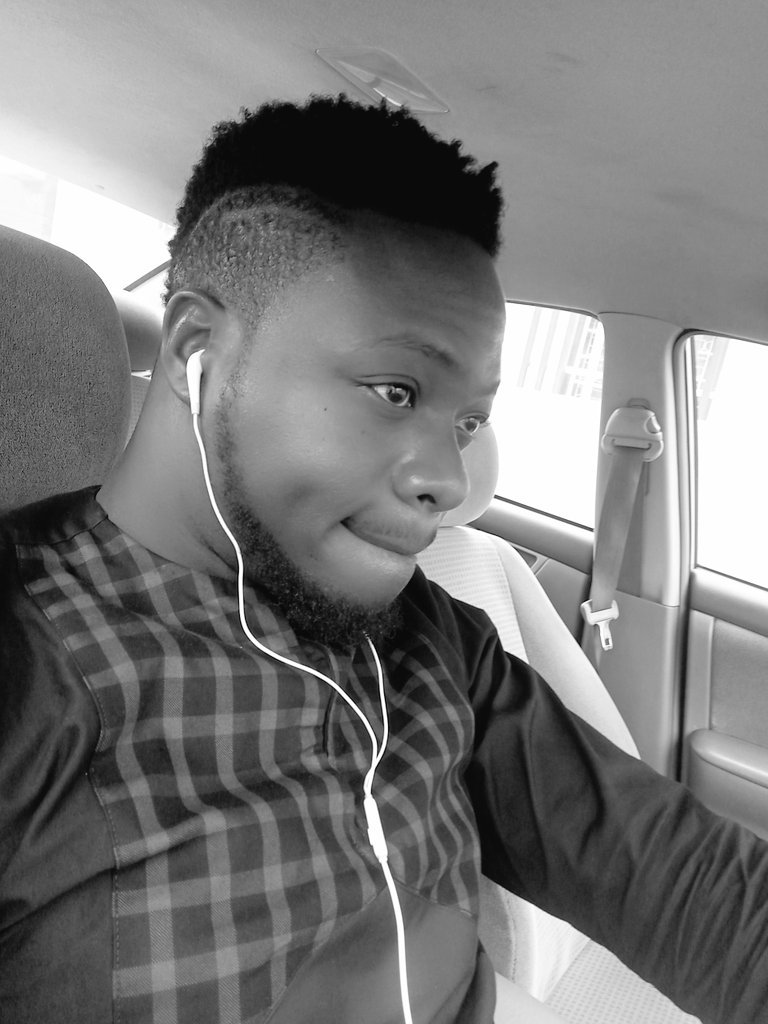 Luv_smilezz's tweet photo. Happy birthday Babajide. He is such a nice guy. Dont judge him by his yoruba demon looks oo,he is actually an angel. God bless you babajide,God bless #kacksbysodi Pls mummy is still waiting for grandchildren...*dropsmic* πππππ https://t.co/NCz5XkO5mQ