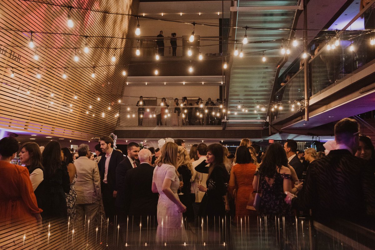 CanadianOpera's tweet photo. We canβt get over how beautiful the Four Seasons Centre for the Performing Arts looked for this yearβs #Operanation β¨
π· 1, 4 by Gaetz Photography
π· 2, 3 by Ryan Emberley https://t.co/AeFbYHY8pt