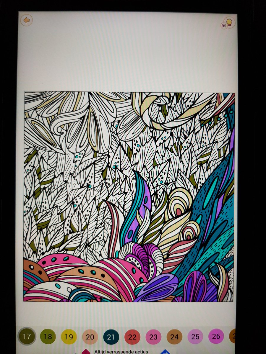 Alex8b's tweet photo. Noem mij maar een sufkip of wat dan ook, maar zo'n dagje niksen met paint by numbers op tablet, beetje WF-ten, Neftflix kijken en af en toe beetje social media checken in huispak onder dekentje op de bank is toch een ultieme rustdag in mijn boekje!! ๐ #zenn #zondagrustdag https://t.co/kjdJPPYuD3