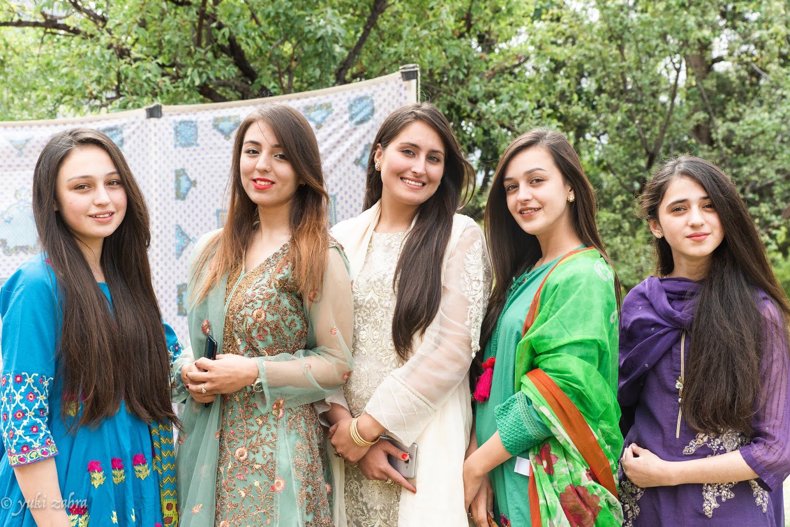 Yuki زهراء パキスタン北西部 アフガニスタン国境に近いドローシュで 王族の結婚式に参加させていただいた 美女揃いで驚き 同じ女性ながらヨダレ出そうでした 基本 この地域のローカル女性は家の外ではブルカ被ってるので顔見れません T Co