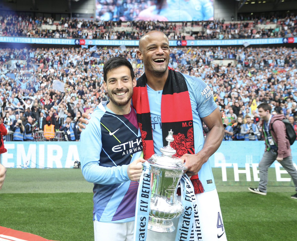 21LVA's tweet photo. He was here the first day I came to the club. He’s been here and he will be here forever. Good luck, captain! #Legend https://t.co/xPBK13mAbu