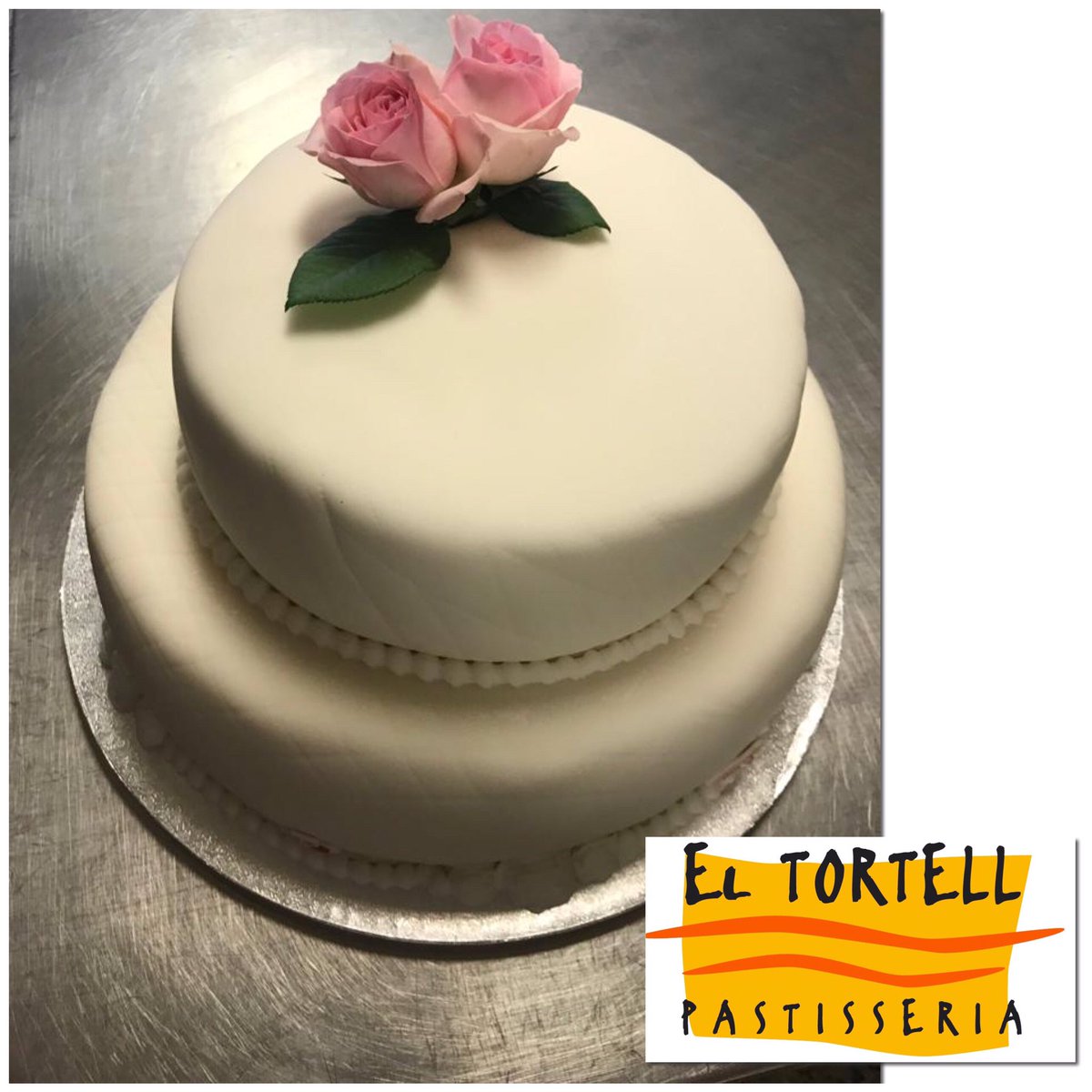 Pastís de bateig 🍰
#eltortell #pastisseria #Andorra #AndorraLaVella #bateig #pastissos #bonissims