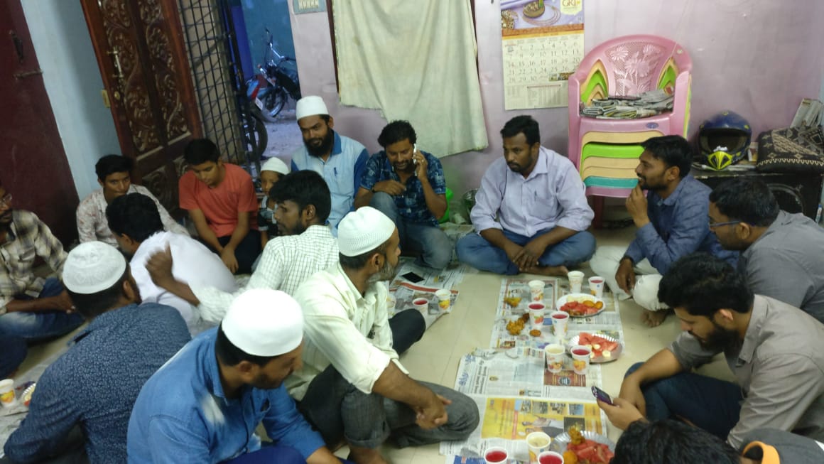 sdpikrishnagiri's tweet photo. @sdpikrishnagiri #Ramazan #IftarProgramme in #Hosur
#Hosur_Town_Committee
#Iftar_Programme_for_Social_Welfare
#SDPI_கட்சி ,#கிருஷ்ணகிரி_மாவட்டம் #ஓசூர்_நகரம் சார்பில்,
#சமூக_நல்லிணக்க_இஃப்தார்_நிகழ்ச்சி
https://t.co/SLjDZ3FiDO https://t.co/TpDnMCzZlK