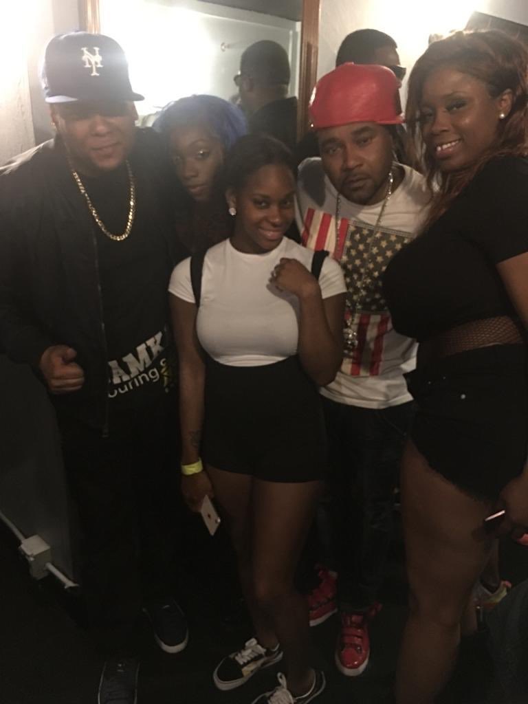 1Rayvon's tweet photo. Spring Bling Show !! Boston #rayvon #spraggabenz #sugarbear #jamkam #joelt #biston #reggae #dancehall https://t.co/jhhGwIH3s5