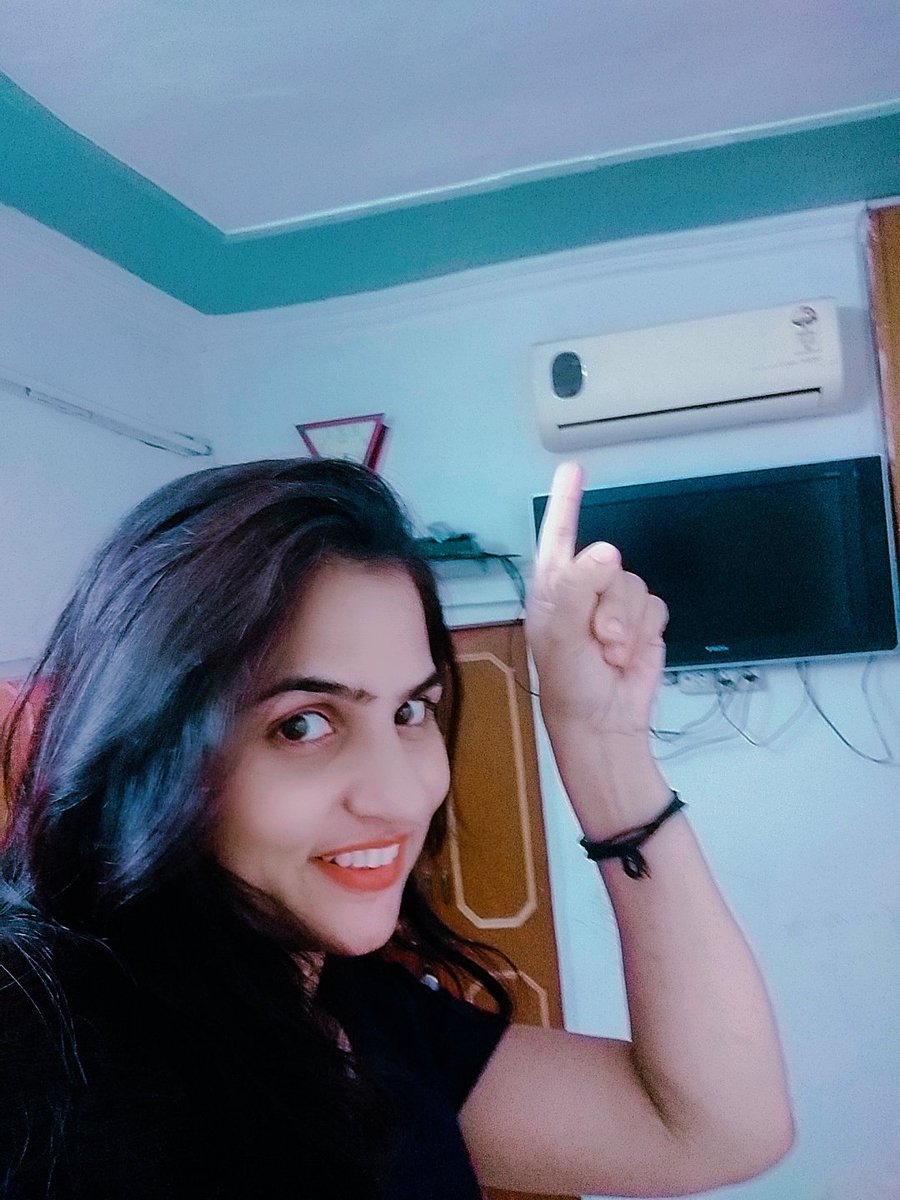 BhavikaRajaswan's tweet photo. @ThinkCopperAsia #ClickaSelfie #Summerishere
Here's My Selfie With My 3 Star rating AC
CAPTION:
AC....Is tapti garmi me mera ekmatr sathi❤
I can leave without my hubby but can't without my AC😍
Beat the heat with this amazing invention which keeps me cool & Refresh from this hot weather. https://t.co/OjywyYqLNJ