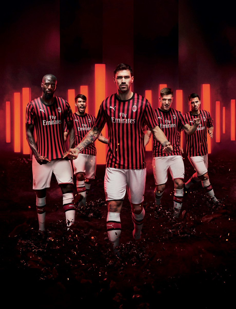 A nova camisola principal do Milan para 2019/20.