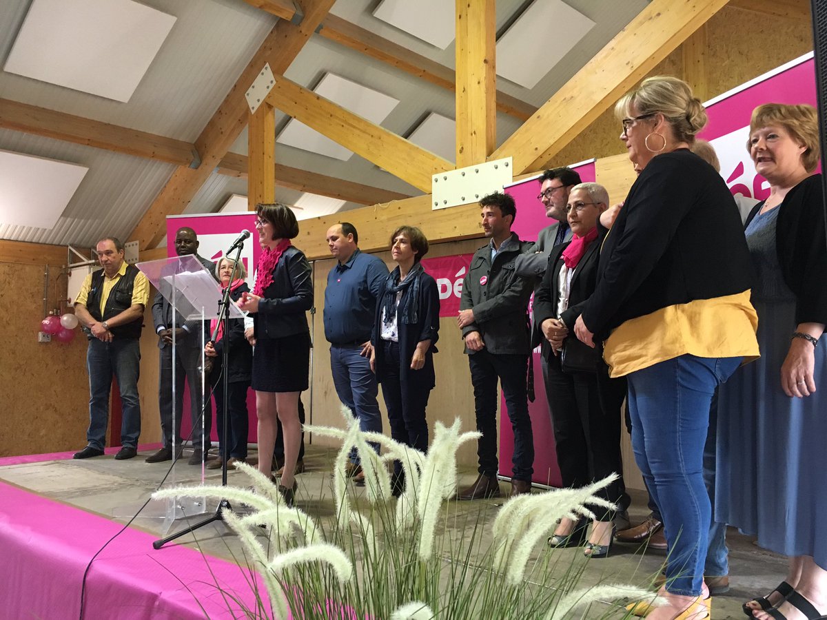 DupireAlexandra's tweet photo. 🗣Rencontre citoyenne ce matin à Frasnes-Lez-Anvaing

😊Toujours un plaisir de discuter avec les citoyens de notre programme #ClairementPlusJuste!  

💪🏻Une bonne dose de motivation pour la dernière ligne droite qui nous attend! https://t.co/XUbUMwUkQD