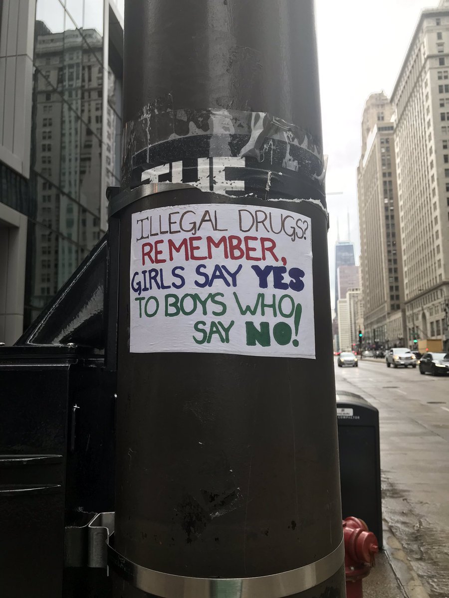 prizzo129's tweet photo. #chicago giving out a #psa to all the fellas.  #wheninchicago #JustSayNo https://t.co/pzy1Ii5sR9