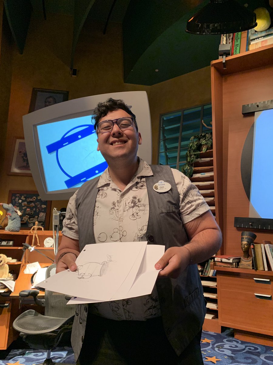 Huge shout out to Josh for drawing without a mic last night and Gio for making Little Squirrel’s Birthday even more special! #animationacademy #Disneyland @DisneylandToday
