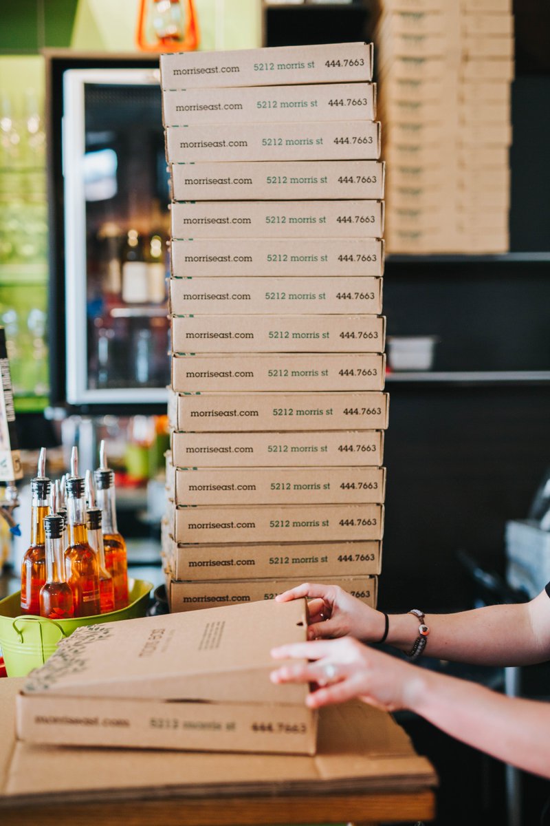 morriseast's tweet photo. Anyone planning some Game of Thrones 👑 finale takeout? #forthethrone #forthepizza https://t.co/3IaqKvYPEU