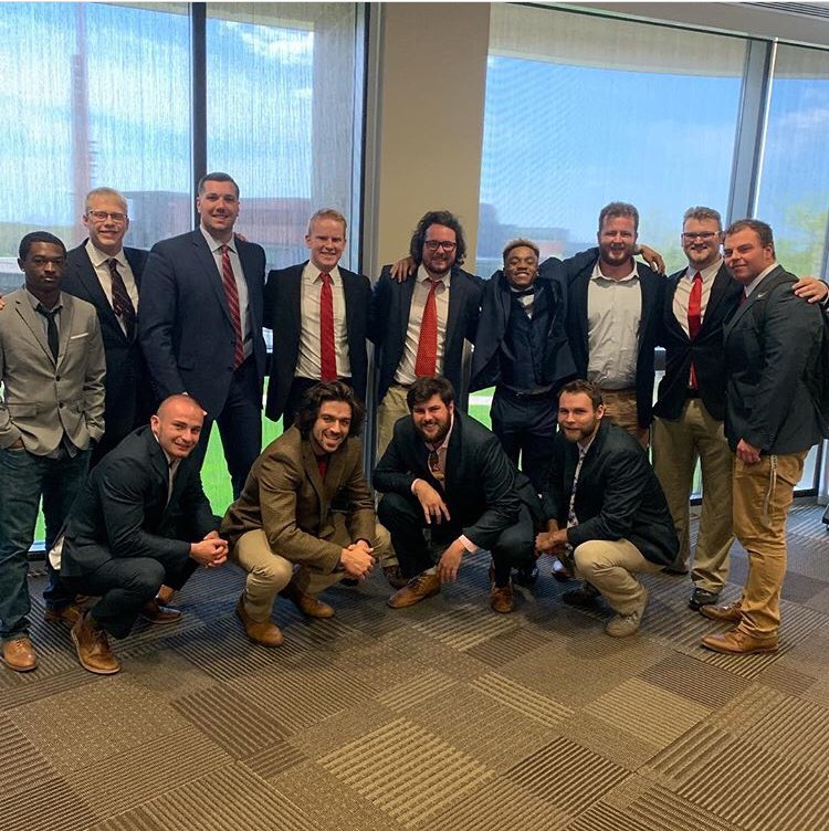 ValpoFSL's tweet image. Today is @ValpoU GRADUATION DAY and we are so proud of all of our fraternity and sorority graduates!! #ValpoGrad