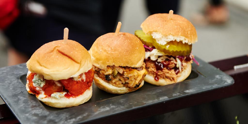 Molestice tweet media