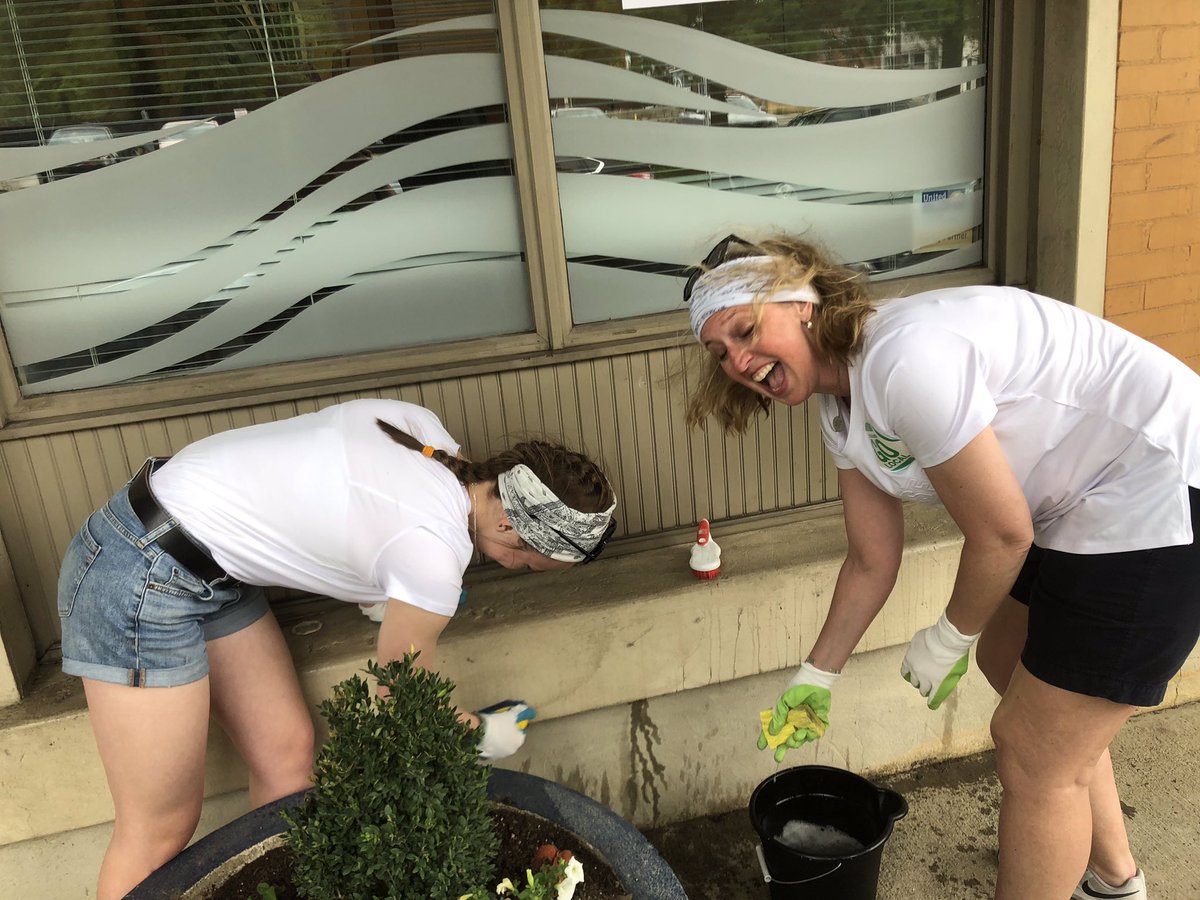 malissakirby21's tweet photo. #GOLocal2019 with @crdschurch families. We repped Westside, Eastside, Florence, and Oakley! Welcome House of Covington facility clean up and block party. Also proof that my kid indeed CAN do windows. 😆 https://t.co/bHIQ5UYjm4