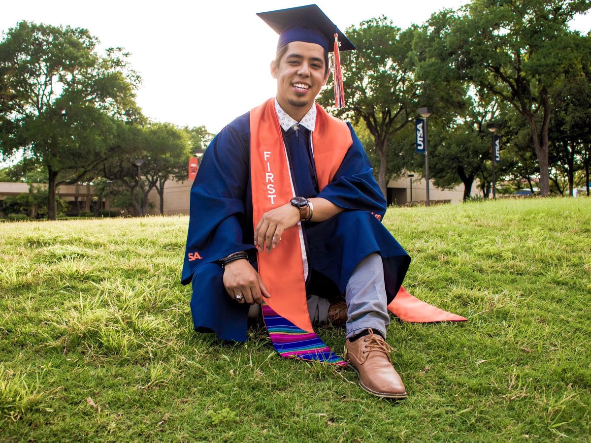 edward_08sti's tweet image. I took my own grad pics with the help of my Fiancée! I’m graduating today! #birdsup #UTSAGrad19 #firstgenutsa #utsa